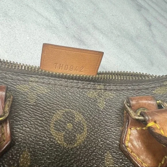Louis Vuitton Vintage Nano Mini Monogram Speedy 100% Authentic - Picture 9 of 12